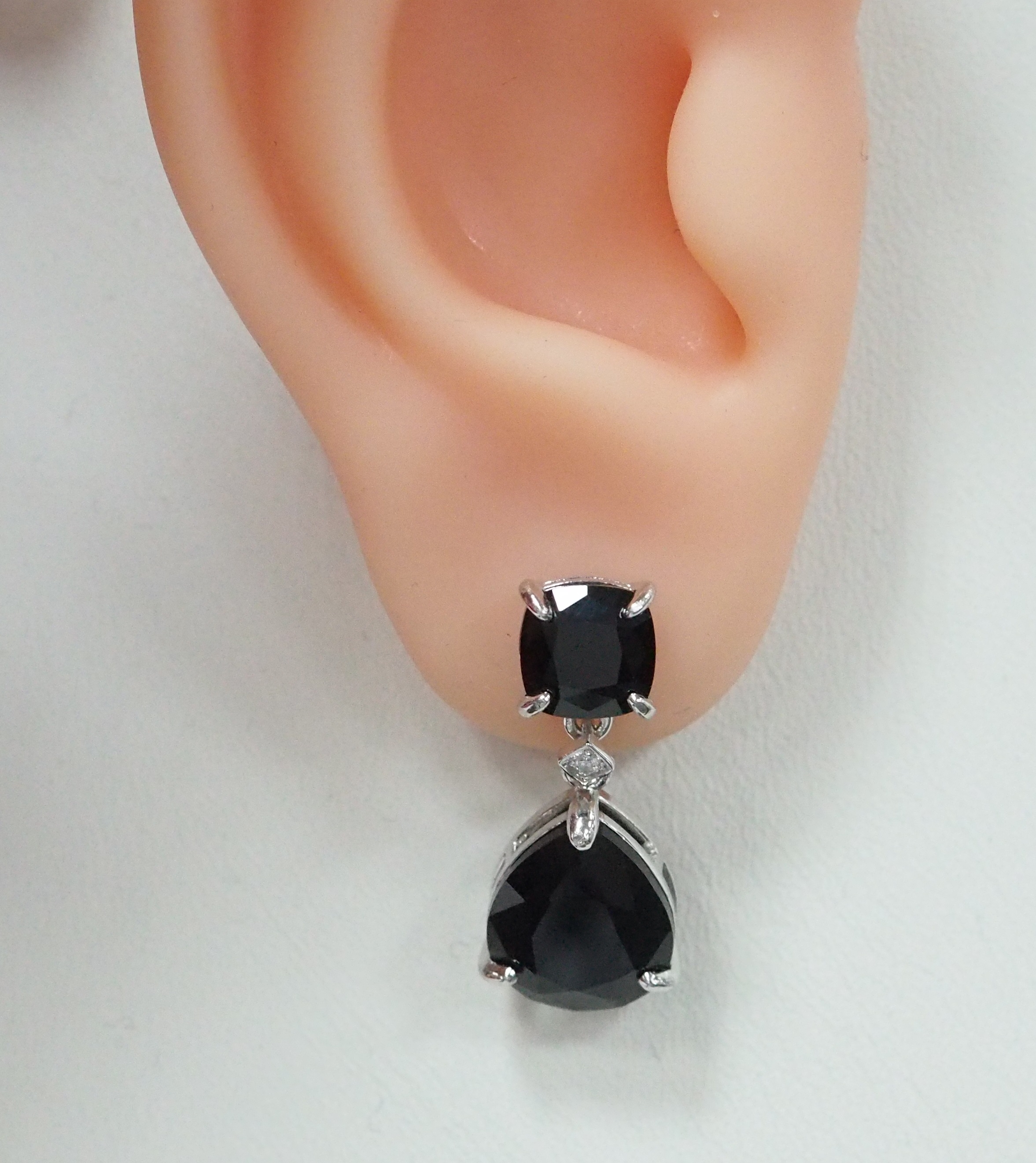 Серебряные серьги-пусеты с черными турмалинами